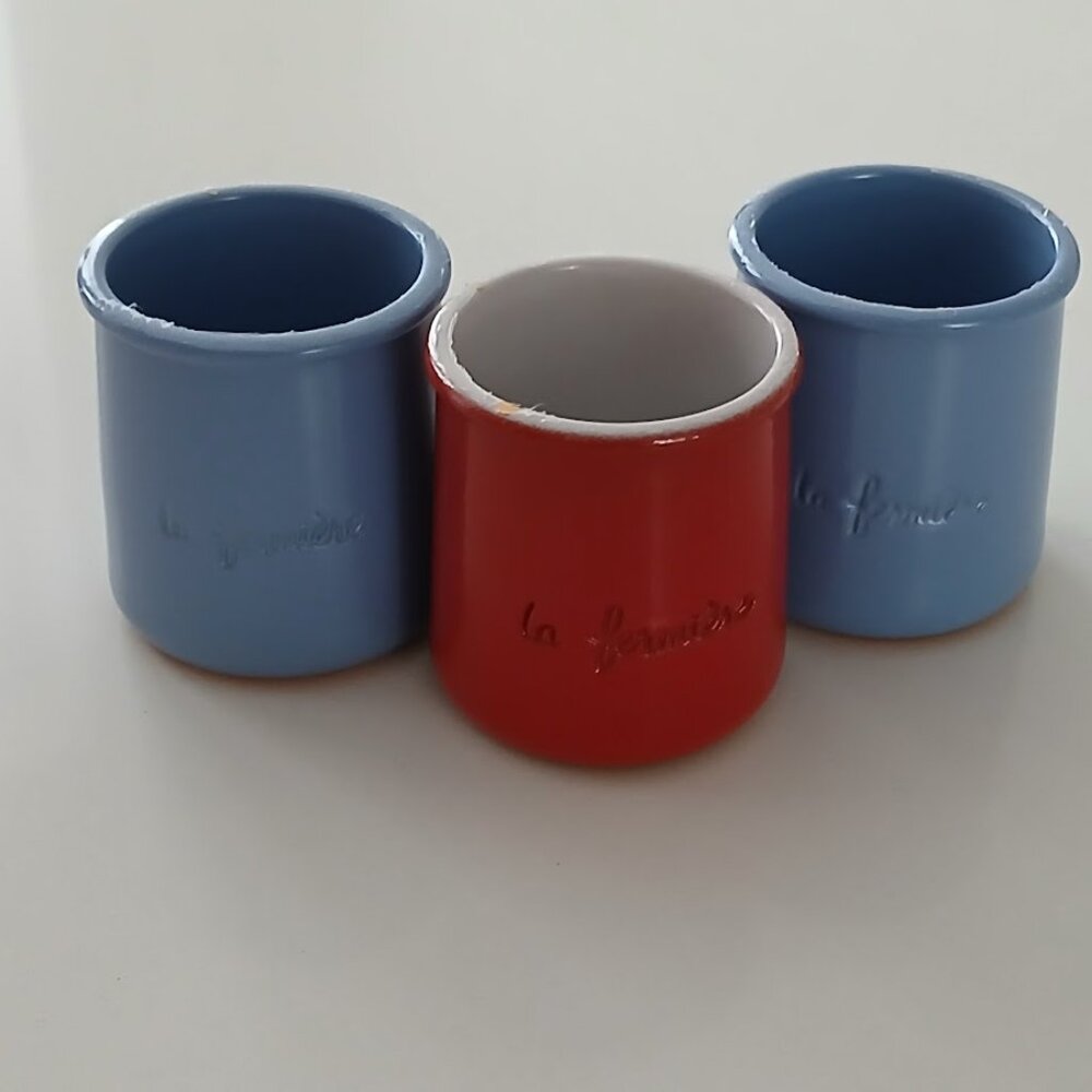 La Fermiere Clay Pots - cornflower blue - set of (2) plus (1) bonus red pot